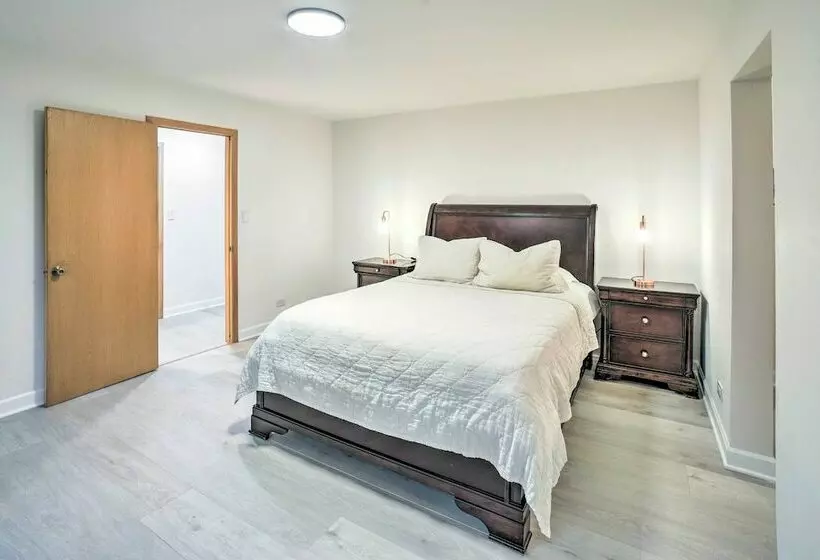 Michiana Shores Retreat W/ Deck + Fire Pit!