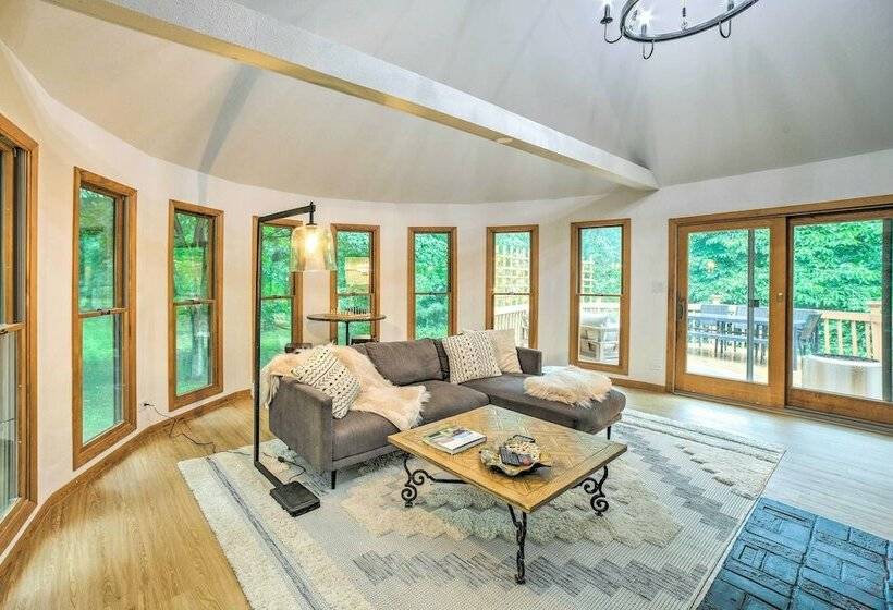 Michiana Shores Retreat W/ Deck + Fire Pit!