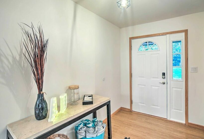 Michiana Shores Retreat W/ Deck + Fire Pit!