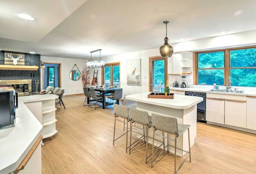 Michiana Shores Retreat W/ Deck + Fire Pit!