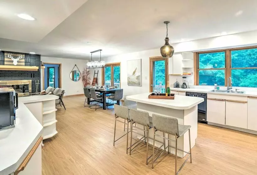 Michiana Shores Retreat W/ Deck + Fire Pit!