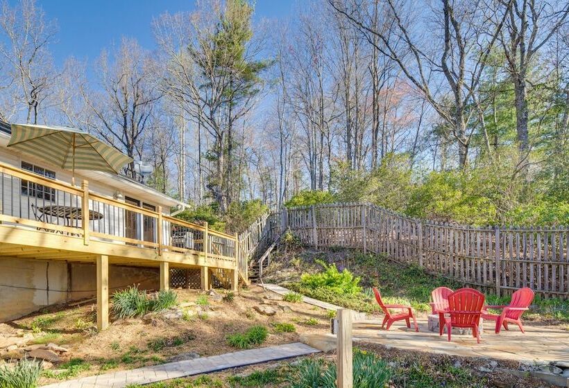 Mills River Hideaway W/ Front Porch & Mtn Views!