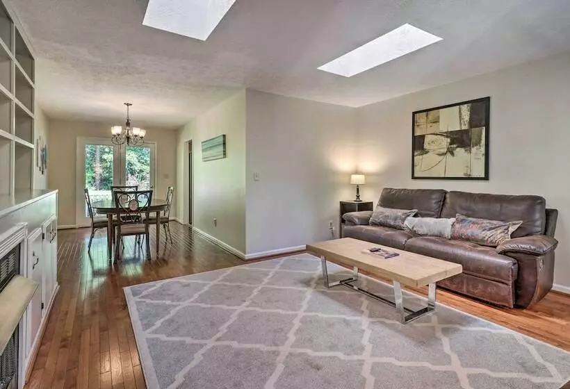Mills River Hideaway W/ Front Porch & Mtn Views!
