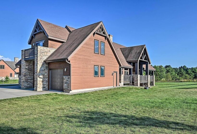 Northern Bay Resort Home   Half Mi To Lake!