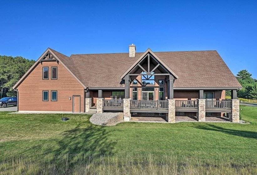 Northern Bay Resort Home   Half Mi To Lake!