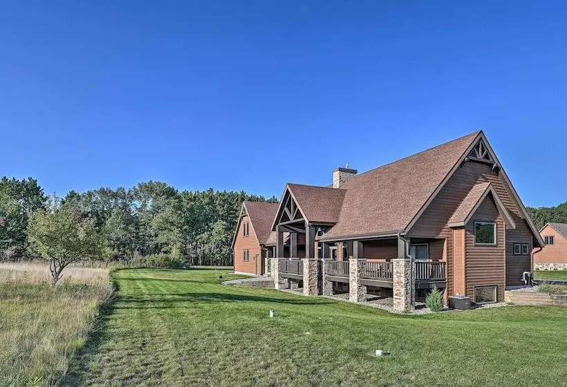 Northern Bay Resort Home   Half Mi To Lake!