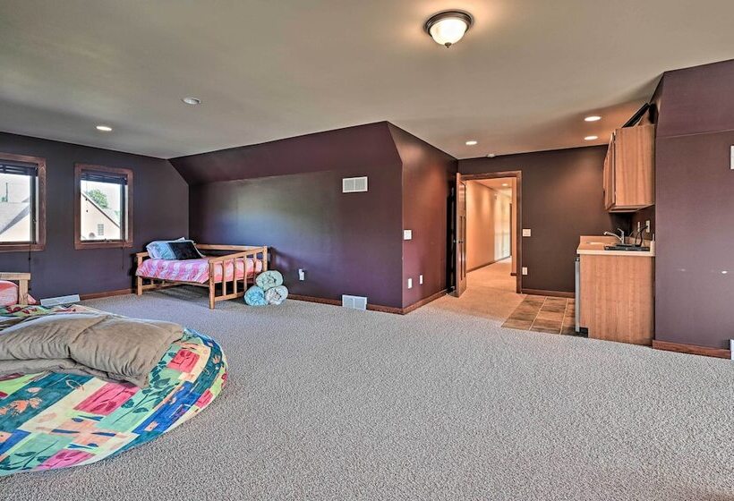 Northern Bay Resort Home   Half Mi To Lake!