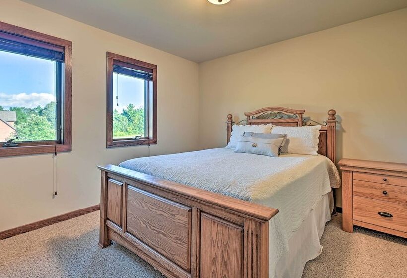 Northern Bay Resort Home   Half Mi To Lake!