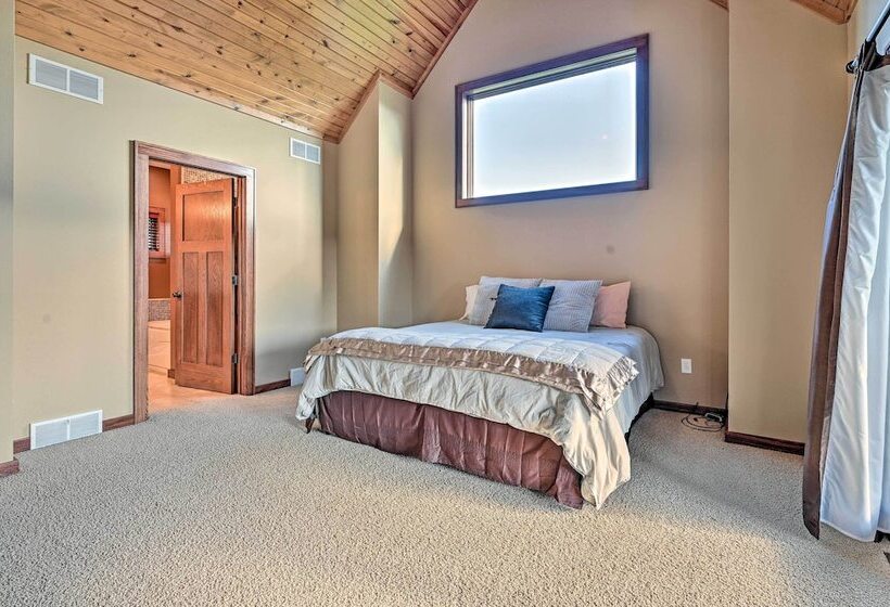 Northern Bay Resort Home   Half Mi To Lake!