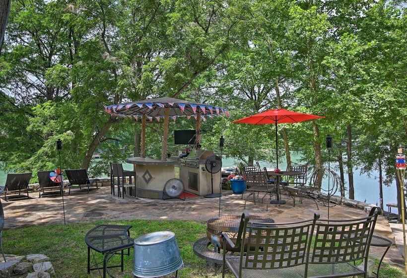 12 Mi To Lake Dunlap: Family Escape W/ Games