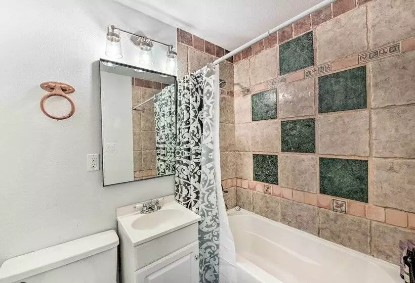 Pet Friendly Home Near Downtown Buena Vista!