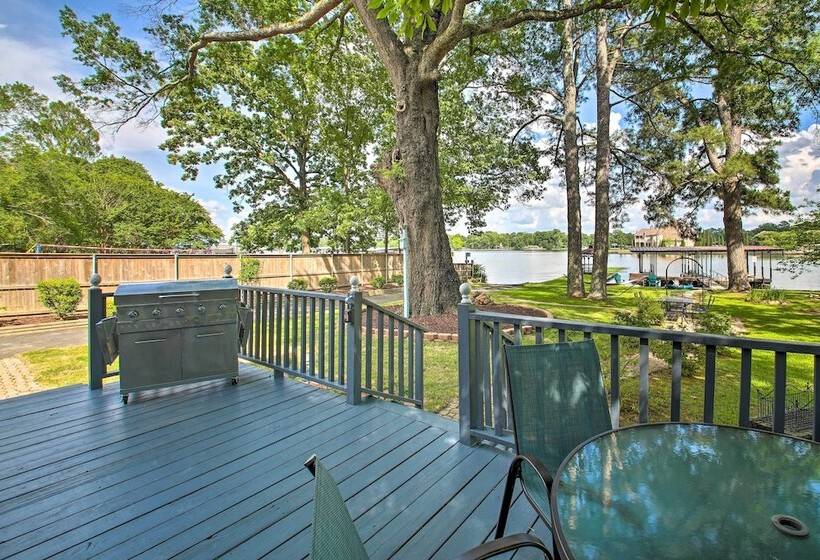 Deck, Boat Slip + Views: Lake Hamilton Cabin!