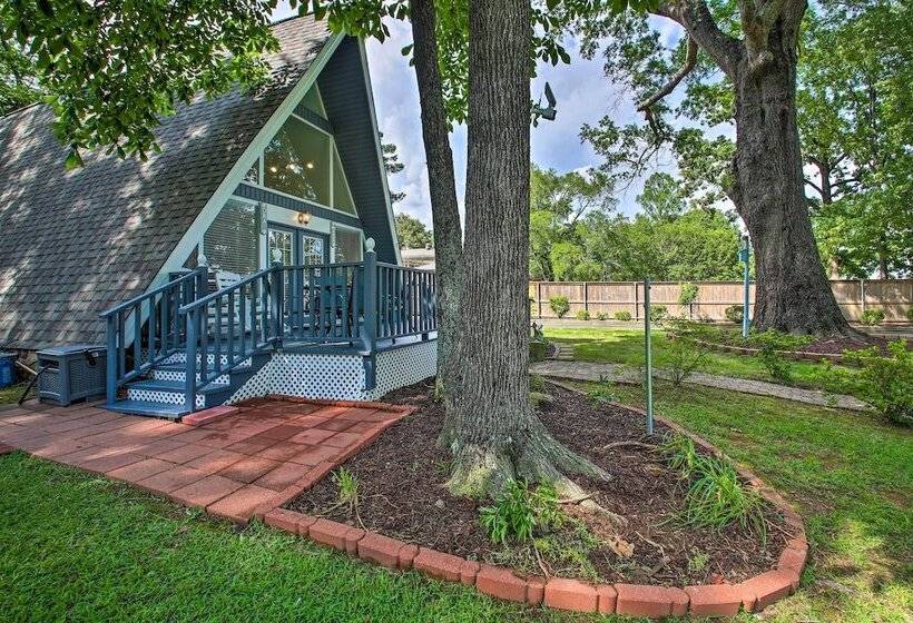 Deck, Boat Slip + Views: Lake Hamilton Cabin!