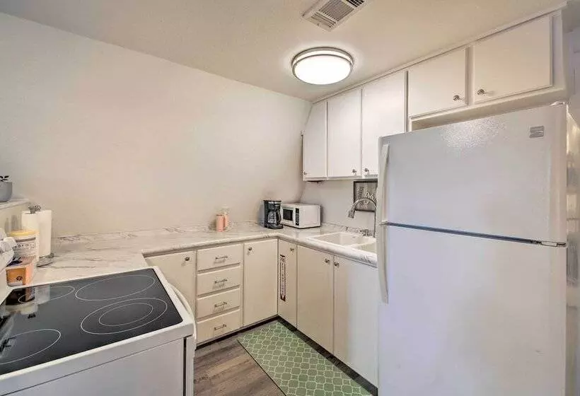 Deck, Boat Slip + Views: Lake Hamilton Cabin!