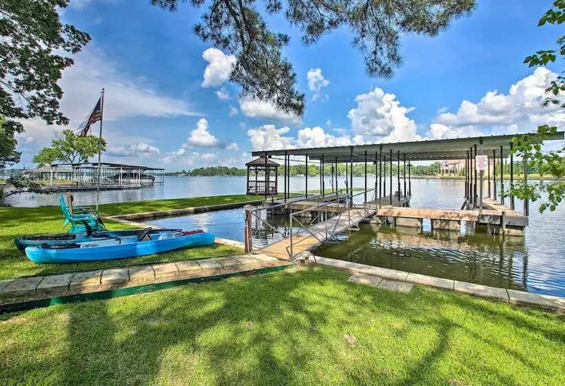Deck, Boat Slip + Views: Lake Hamilton Cabin!