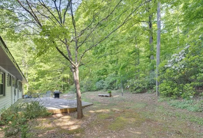 Pet Friendly Saluda Home W/ Mountain Views!