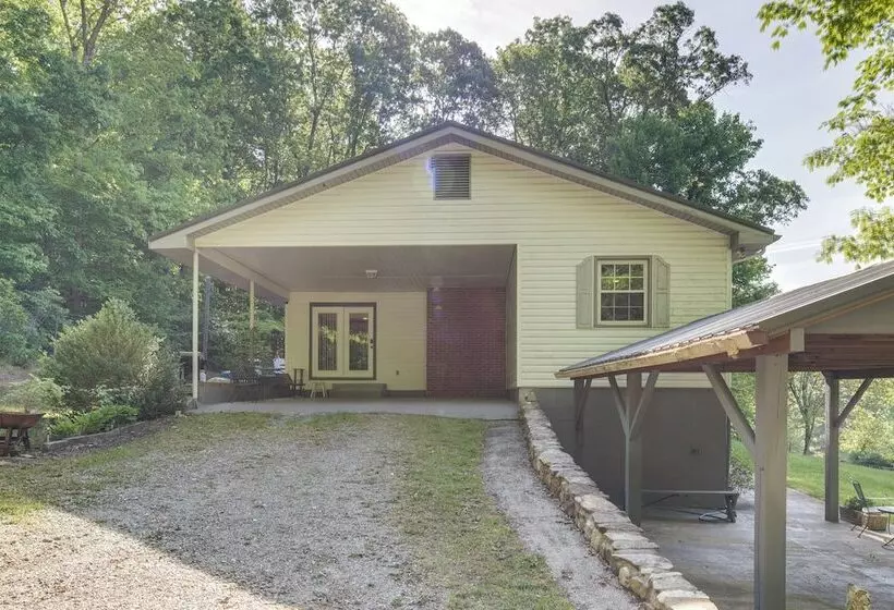 Pet Friendly Saluda Home W/ Mountain Views!