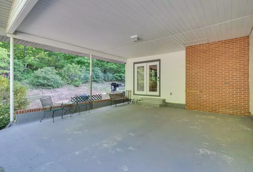 Pet Friendly Saluda Home W/ Mountain Views!