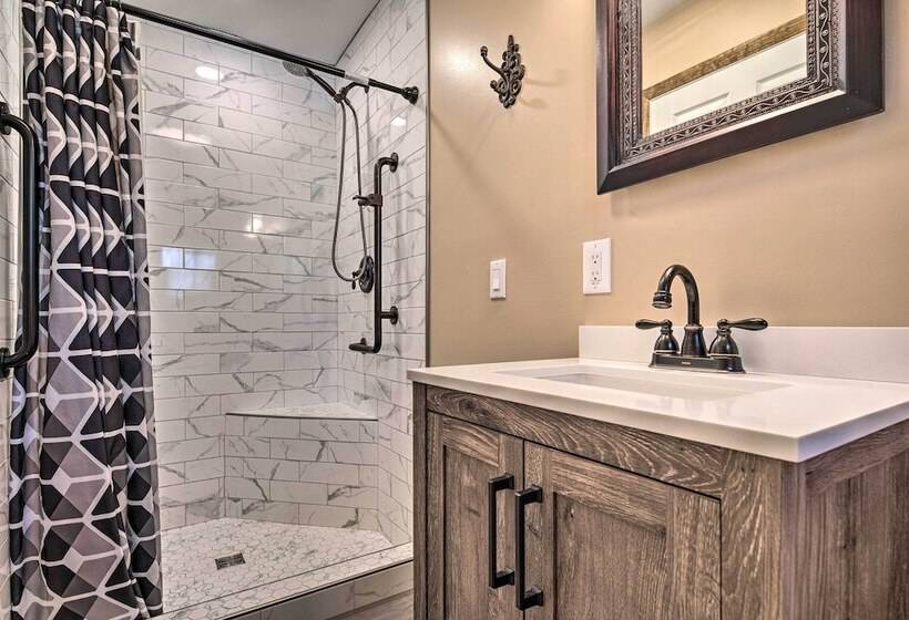 Pet Friendly Saluda Home W/ Mountain Views!