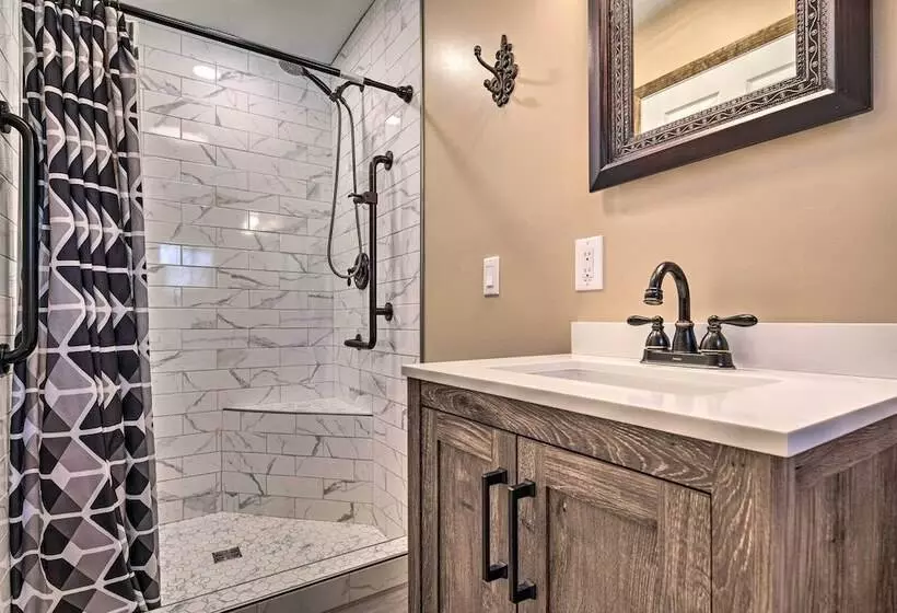 Pet Friendly Saluda Home W/ Mountain Views!