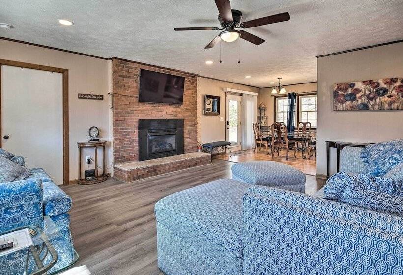 Pet Friendly Saluda Home W/ Mountain Views!