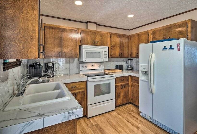 Pet Friendly Saluda Home W/ Mountain Views!