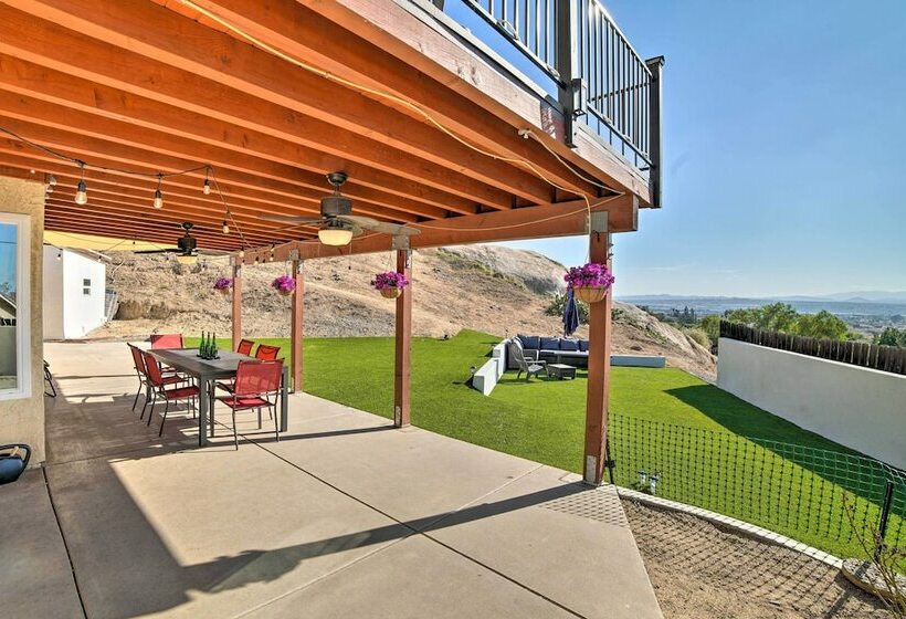 Pet Friendly Moreno Valley Home W/ Mtn Views!