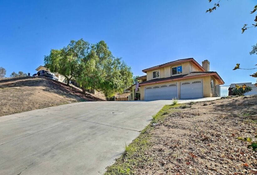 Pet Friendly Moreno Valley Home W/ Mtn Views!