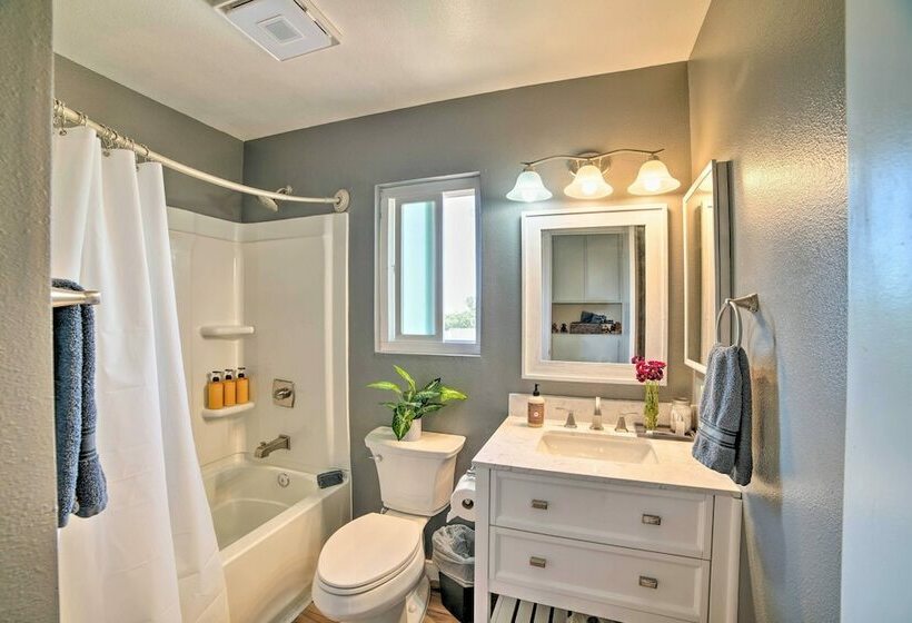 Pet Friendly Moreno Valley Home W/ Mtn Views!