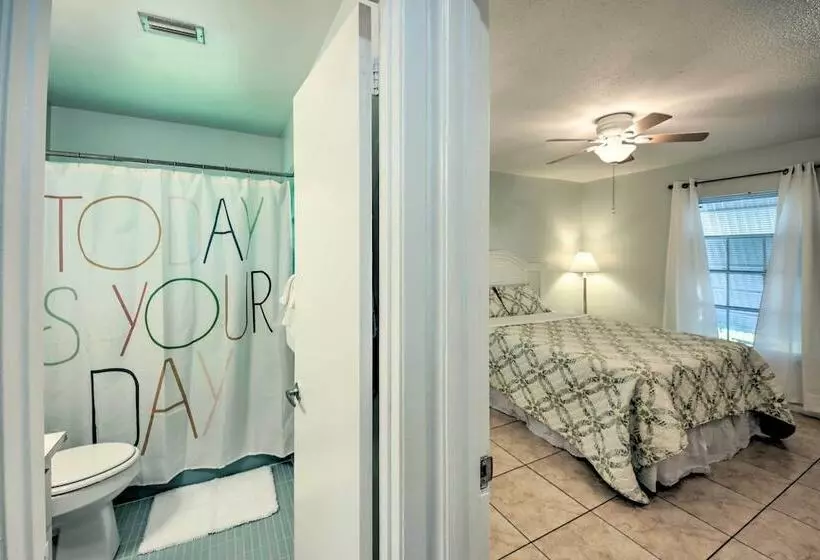 Port Charlotte Retreat ~ 4 Mi To Beach Park!