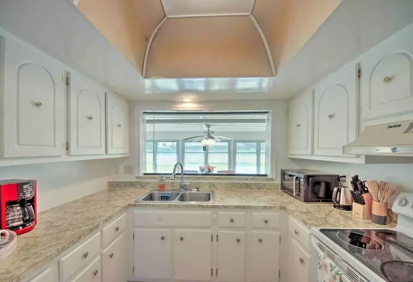 Port Charlotte Retreat ~ 4 Mi To Beach Park!