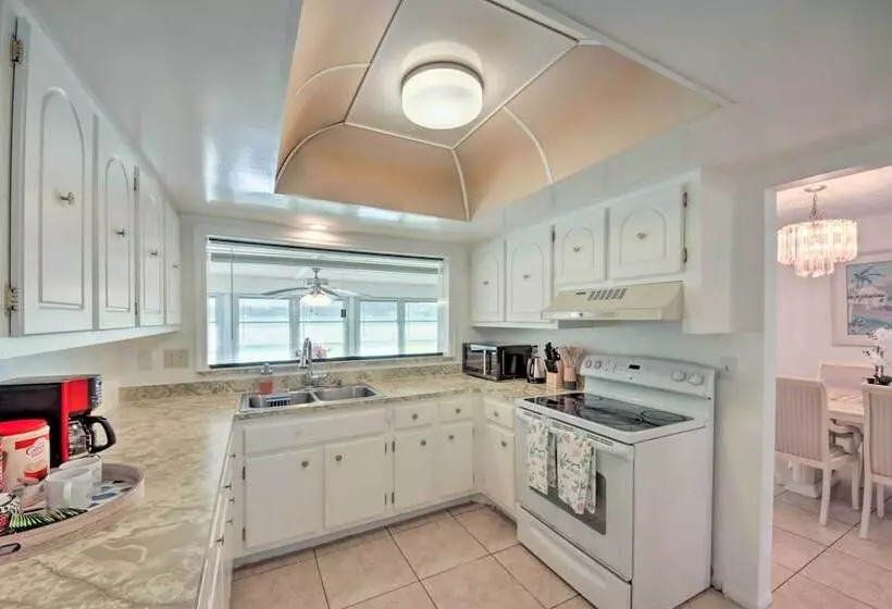 Port Charlotte Retreat ~ 4 Mi To Beach Park!