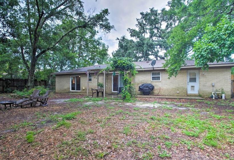 Quiet Retreat W/ Fire Pit ~ 4 Miles To Pensacola!
