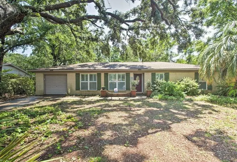 Quiet Retreat W/ Fire Pit ~ 4 Miles To Pensacola!