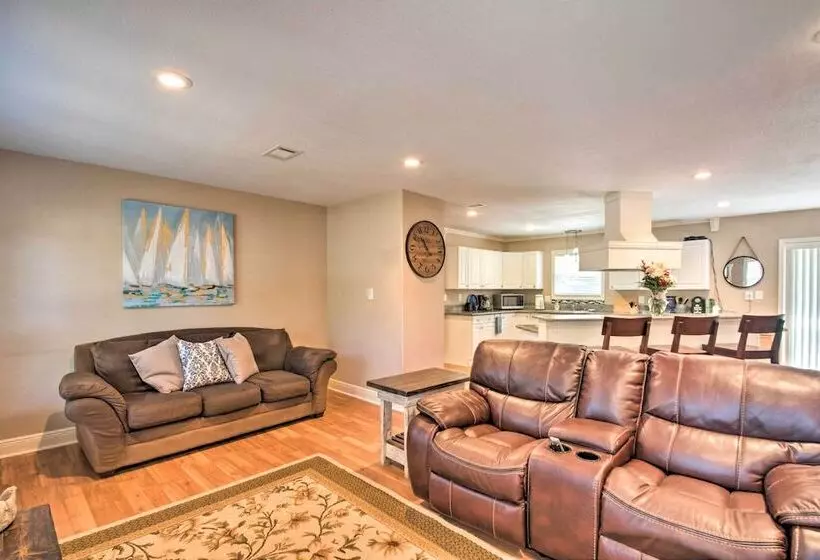 Quiet Retreat W/ Fire Pit ~ 4 Miles To Pensacola!