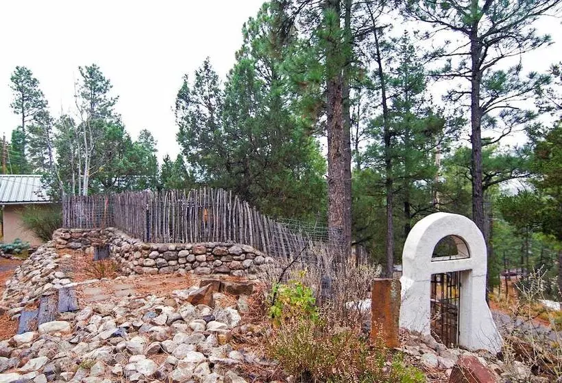 Quiet Ruidoso Hideaway   2 Mi To Grindstone Lake!