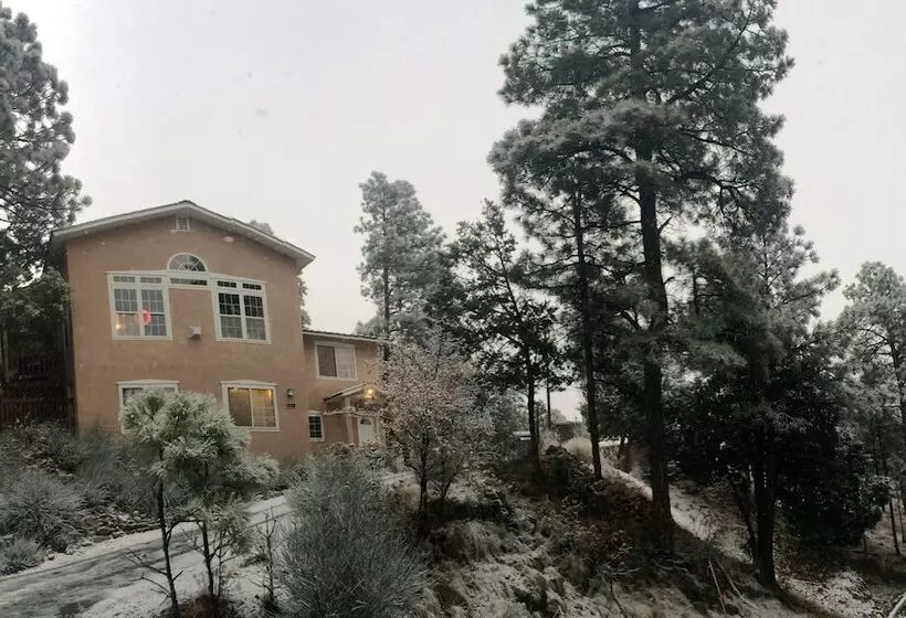 Quiet Ruidoso Hideaway   2 Mi To Grindstone Lake!
