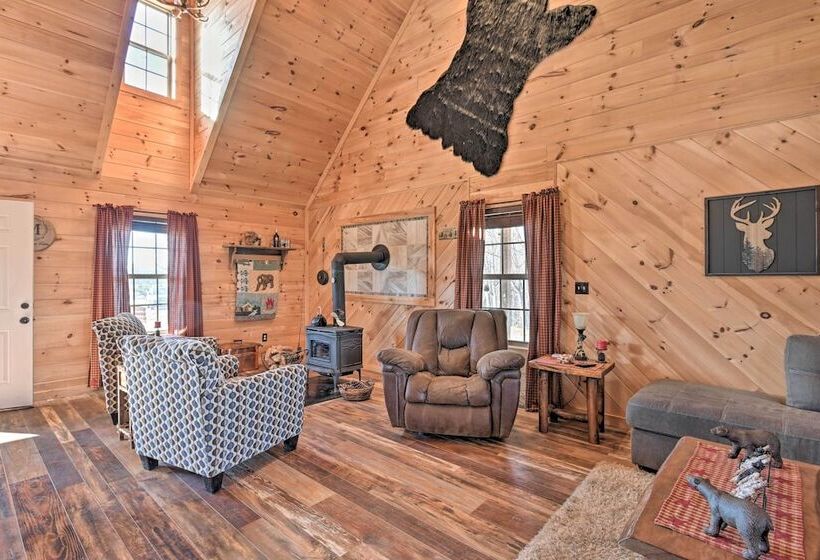 Quiet & Secluded Berea Cabin On 70 Acre Farm!