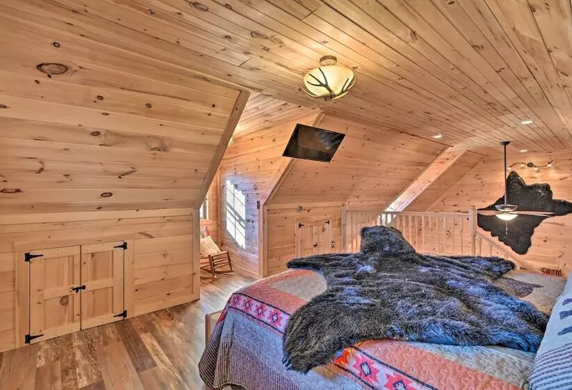 Quiet & Secluded Berea Cabin On 70 Acre Farm!