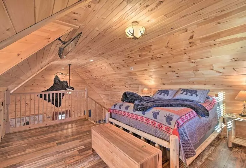 Quiet & Secluded Berea Cabin On 70 Acre Farm!