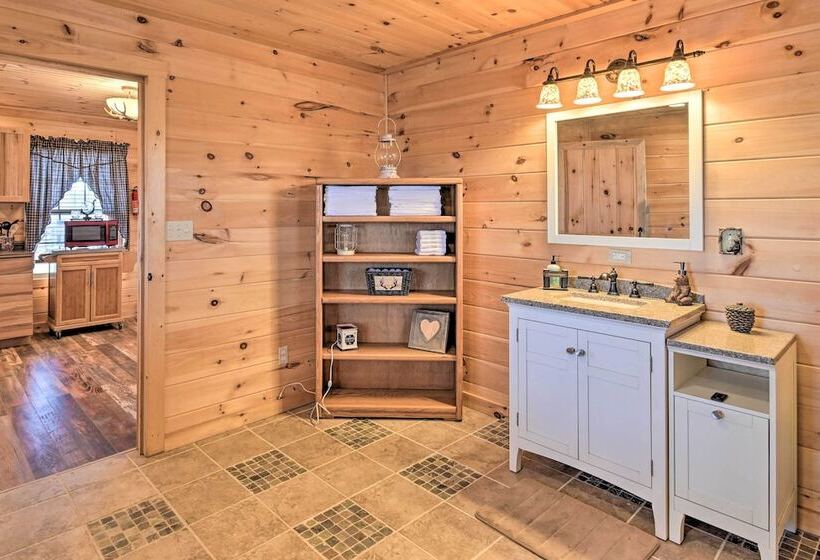 Quiet & Secluded Berea Cabin On 70 Acre Farm!