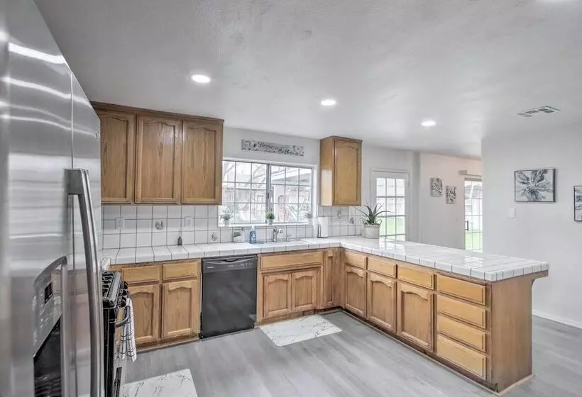 Renovated Bakersfield Home W/ Private Yard!