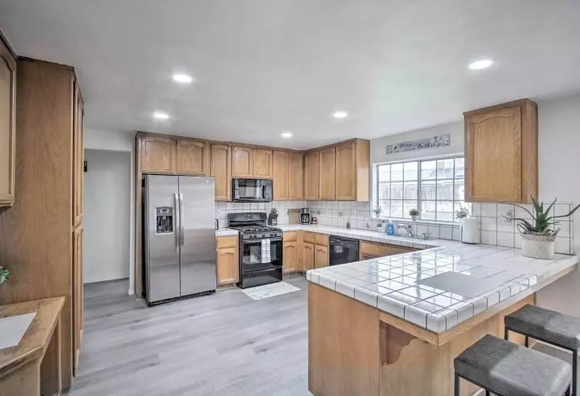 Renovated Bakersfield Home W/ Private Yard!