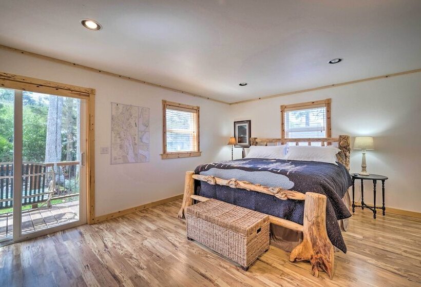 Rockaway Beach Hideaway W/ Hot Tub & Fireplace!