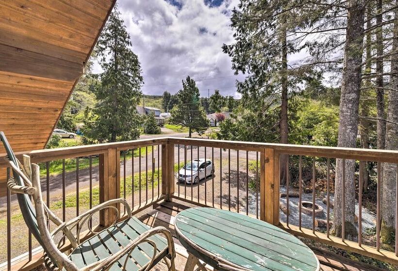 Rockaway Beach Hideaway W/ Hot Tub & Fireplace!