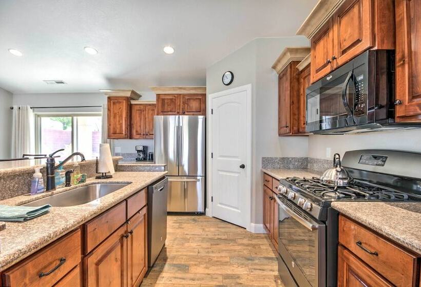 Scenic La Verkin Home: 20 Mi To Zion National Park