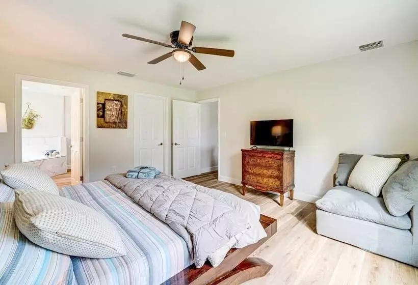 Sebring  Sand Trap  Home   Swim & Golf!