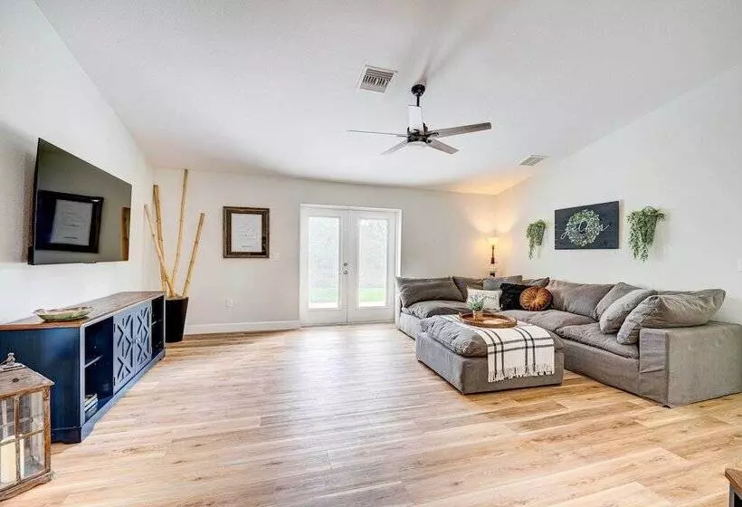 Sebring  Sand Trap  Home   Swim & Golf!