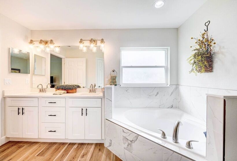 Sebring Sand Trap Home Swim & Golf!