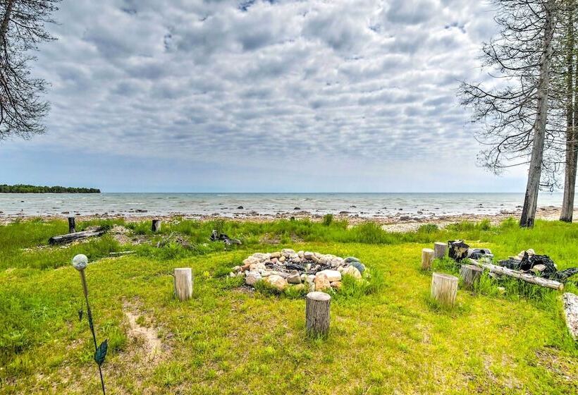 Secluded Lake Michigan Home: Private Fire Pit